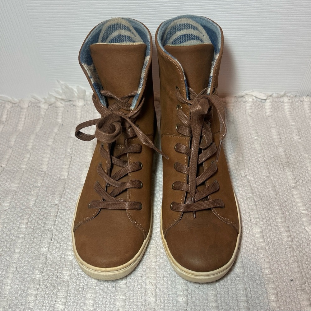 UGG Australia Quilt Sneaker Boots Chestnut Leather Women’s US 8 READ DESCRIPTION
